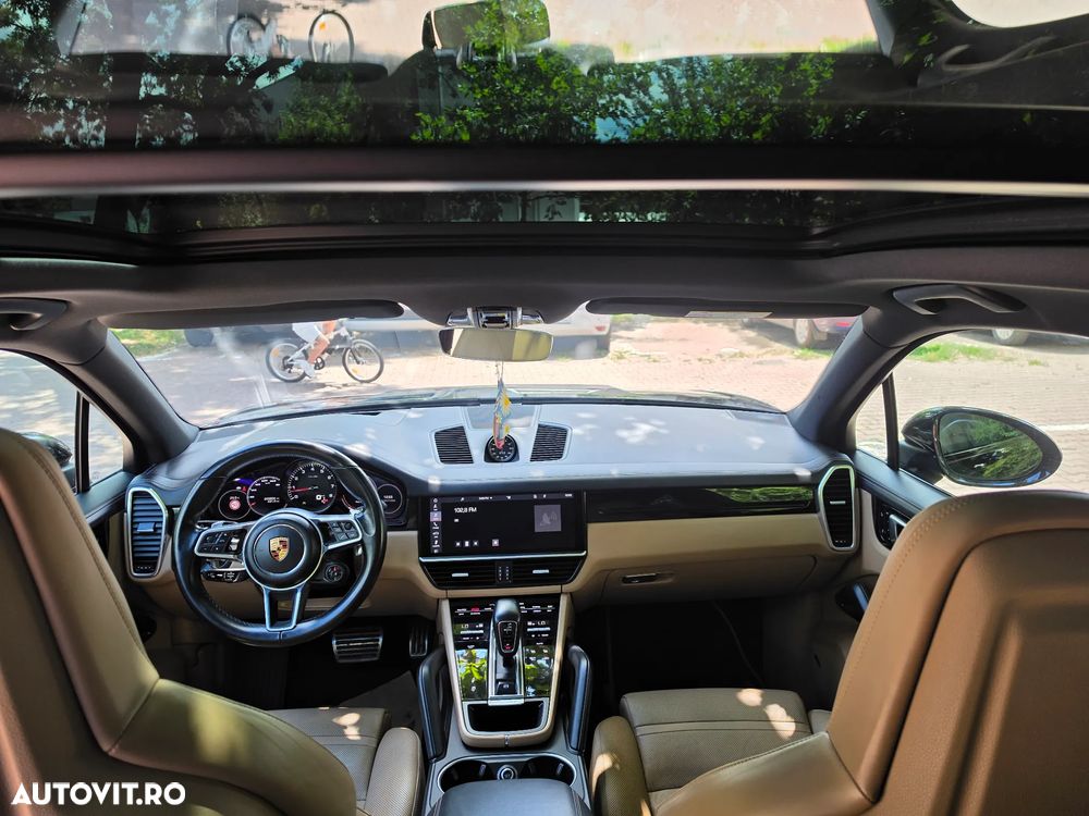 Porsche Cayenne S - 8