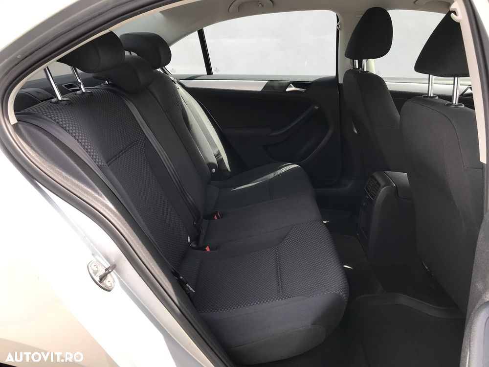 VOLKSWAGEN Jetta 2011 — imagine 19