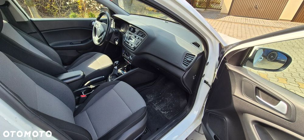 Hyundai i20 1.2 BlueDrive Classic + - 10