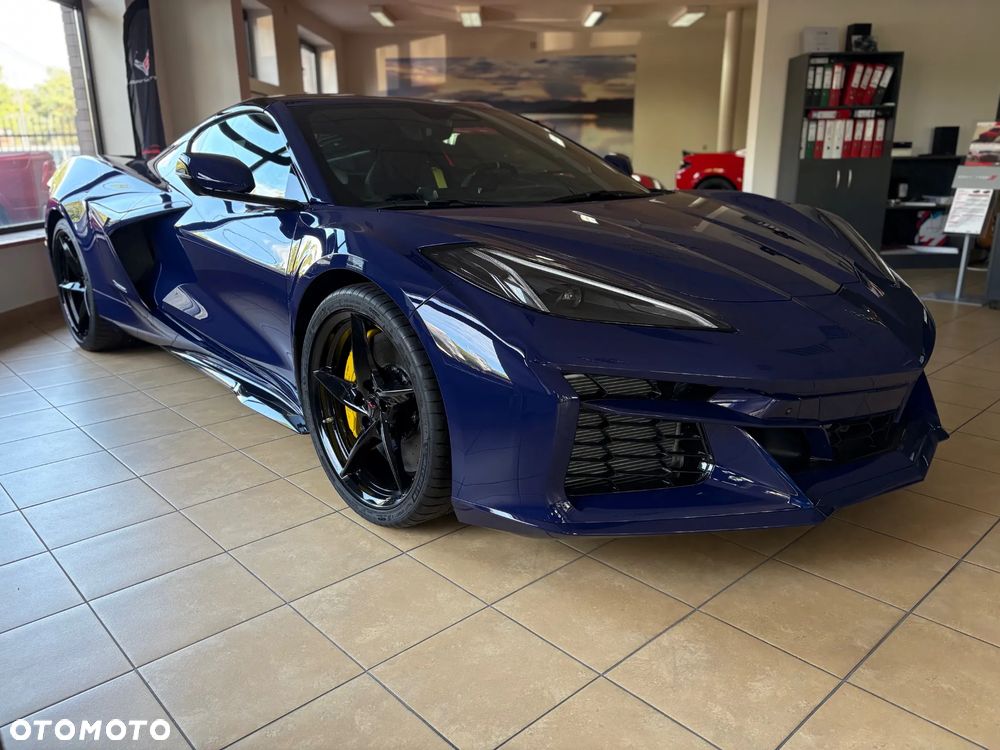 Chevrolet Corvette - 14