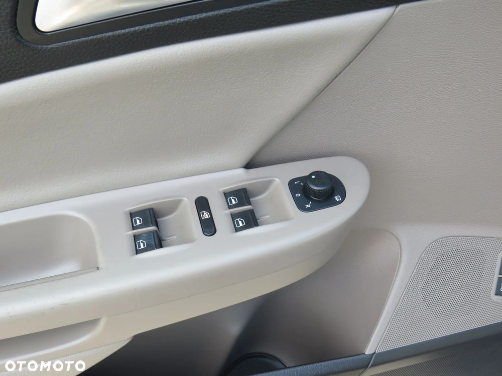 Volkswagen Passat Variant 1.6 TDI BlueMotion Technology Comfortline - 28