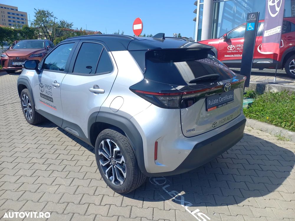Toyota Yaris Cross 1.5 VVT-i HSD 4x4 Dynamic - 8