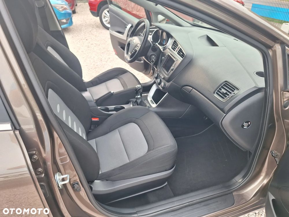 Kia Ceed 1.4 CVVT Fifa World Cup Edition - 23