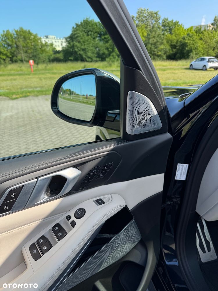 BMW X5 M M50d - 10