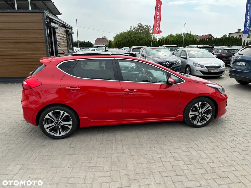 Kia Ceed - 38