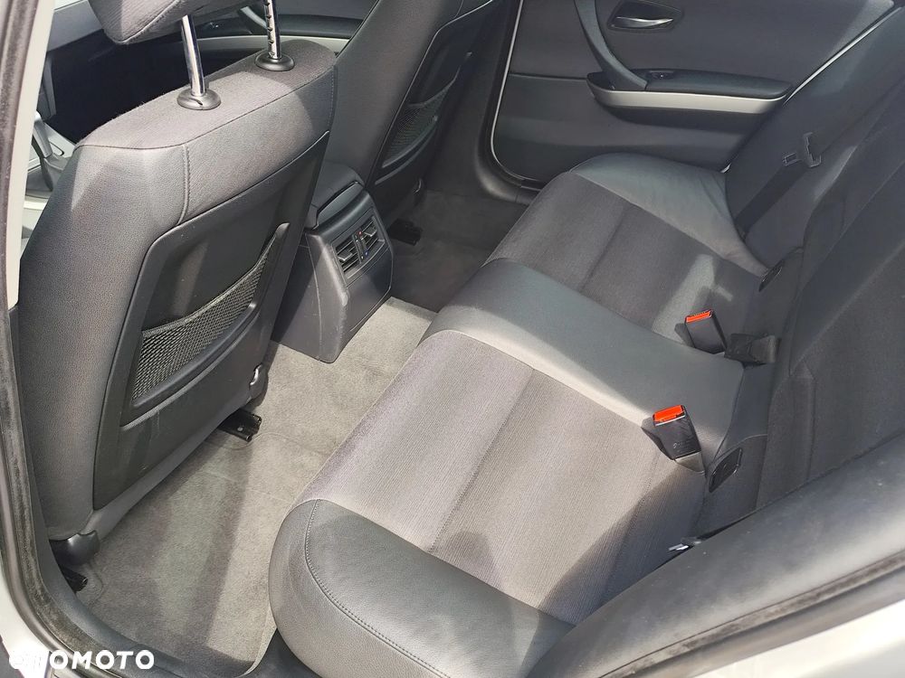 BMW Seria 3 325i xDrive Edition Exclusive - 22