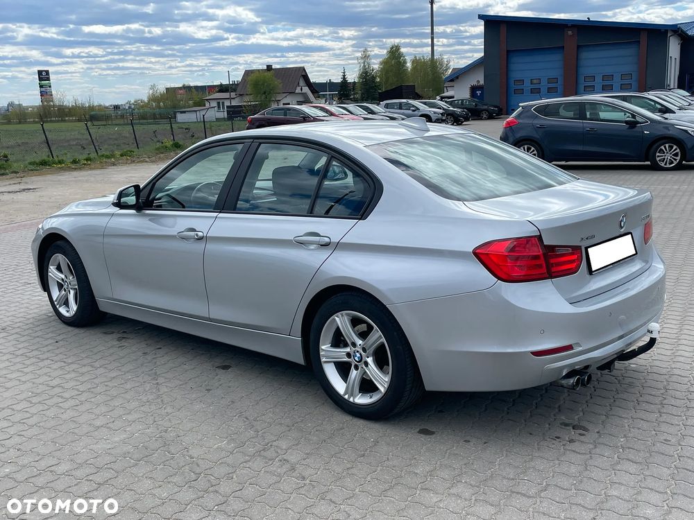 BMW Seria 3 328i xDrive Sport-Aut - 22