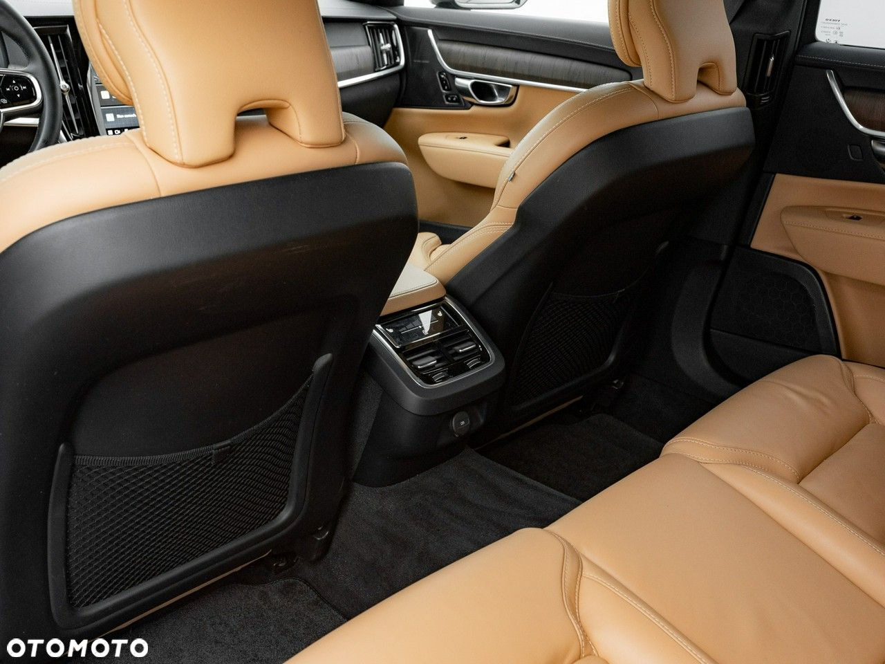 Volvo S90 - 26