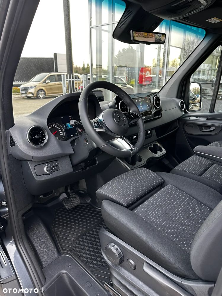 Mercedes-Benz Sprinter - 17