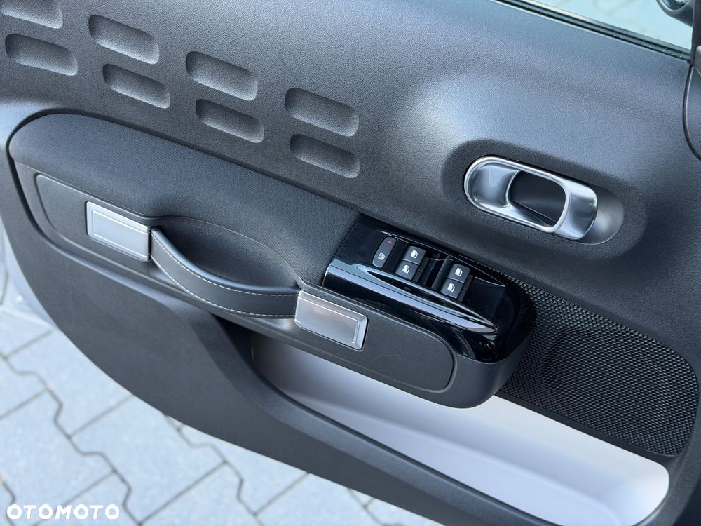 Citroën C3 1.2 PureTech Shine - 21