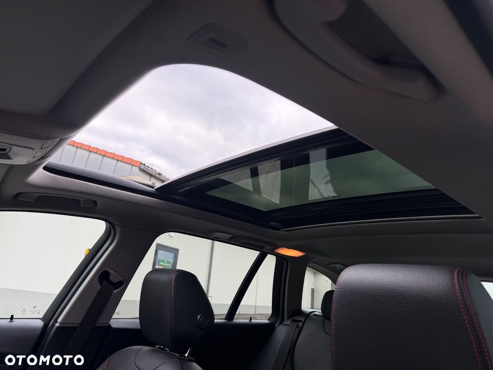 BMW Seria 3 320i xDrive - 29