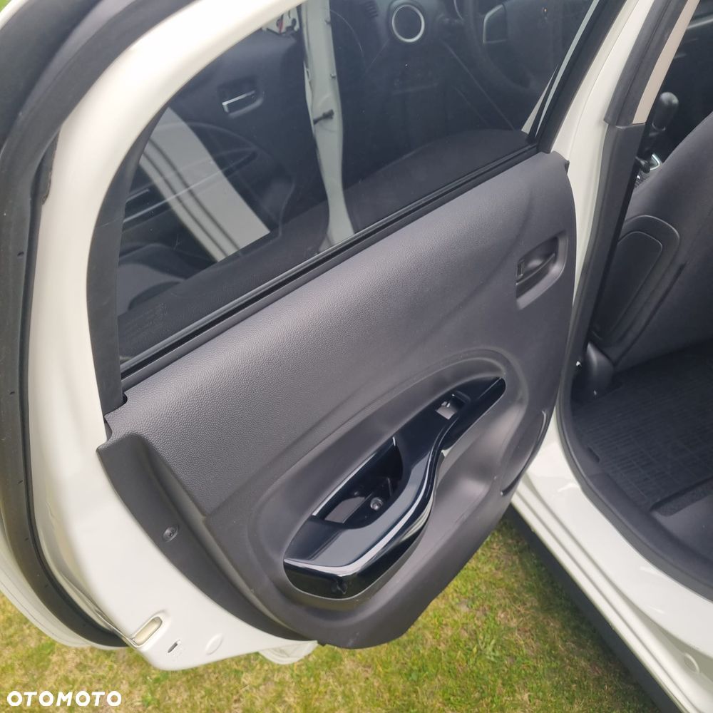 Mitsubishi Space Star - 8