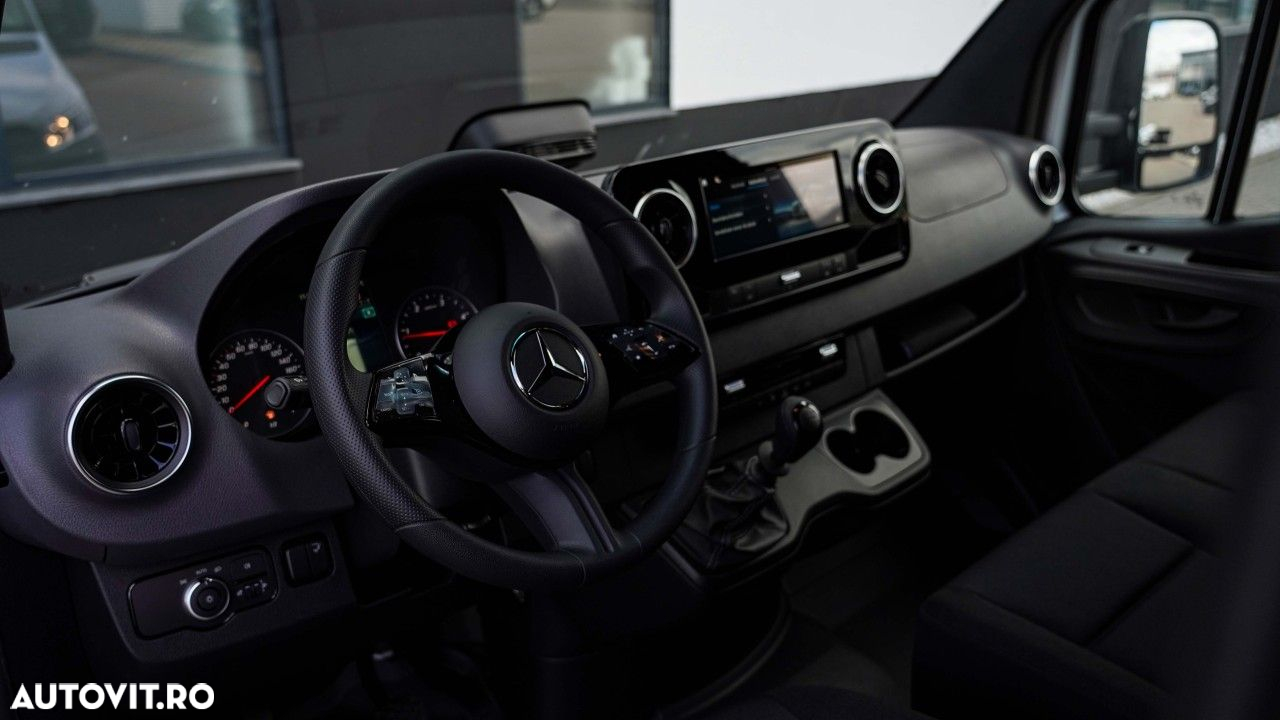 Mercedes-Benz Sprinter - 13