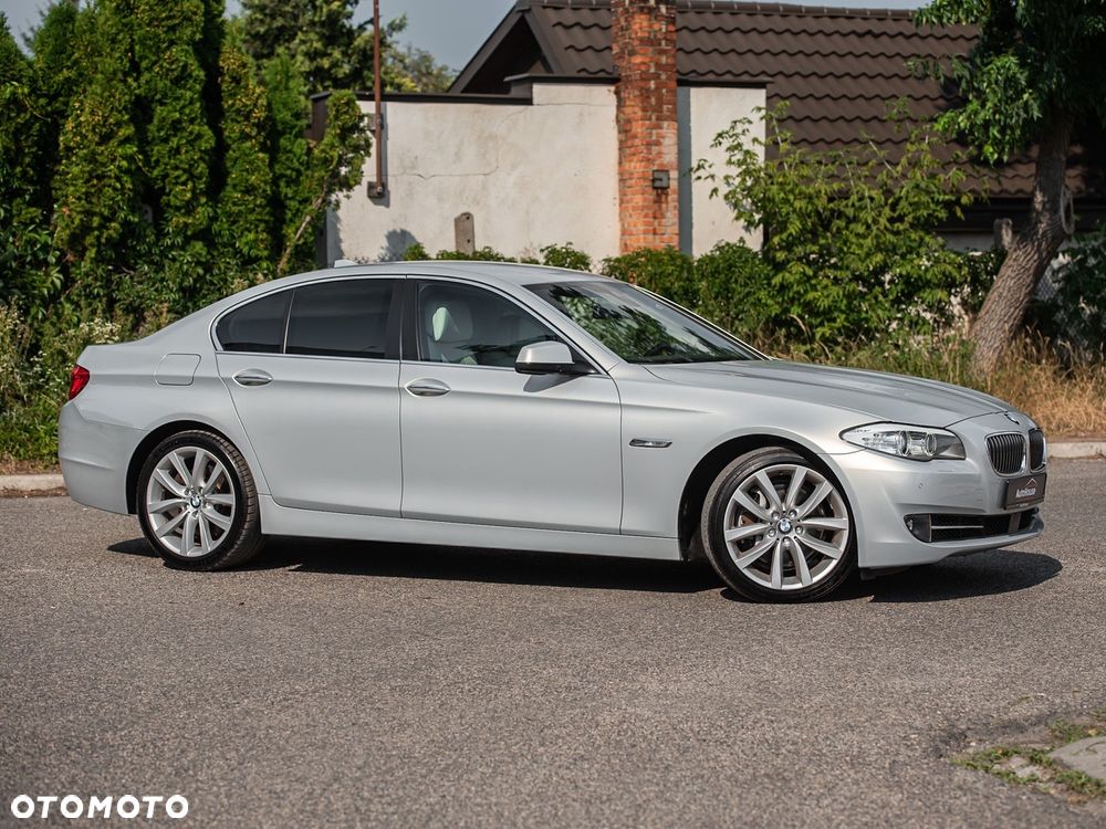 BMW Seria 5 535i xDrive Sport-Aut Luxury Line - 3