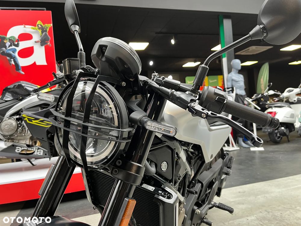 Husqvarna Vitpilen - 8