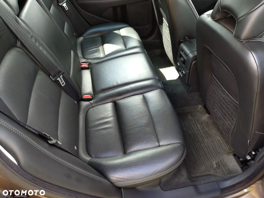 Volvo XC 70 D5 AWD Momentum - 26