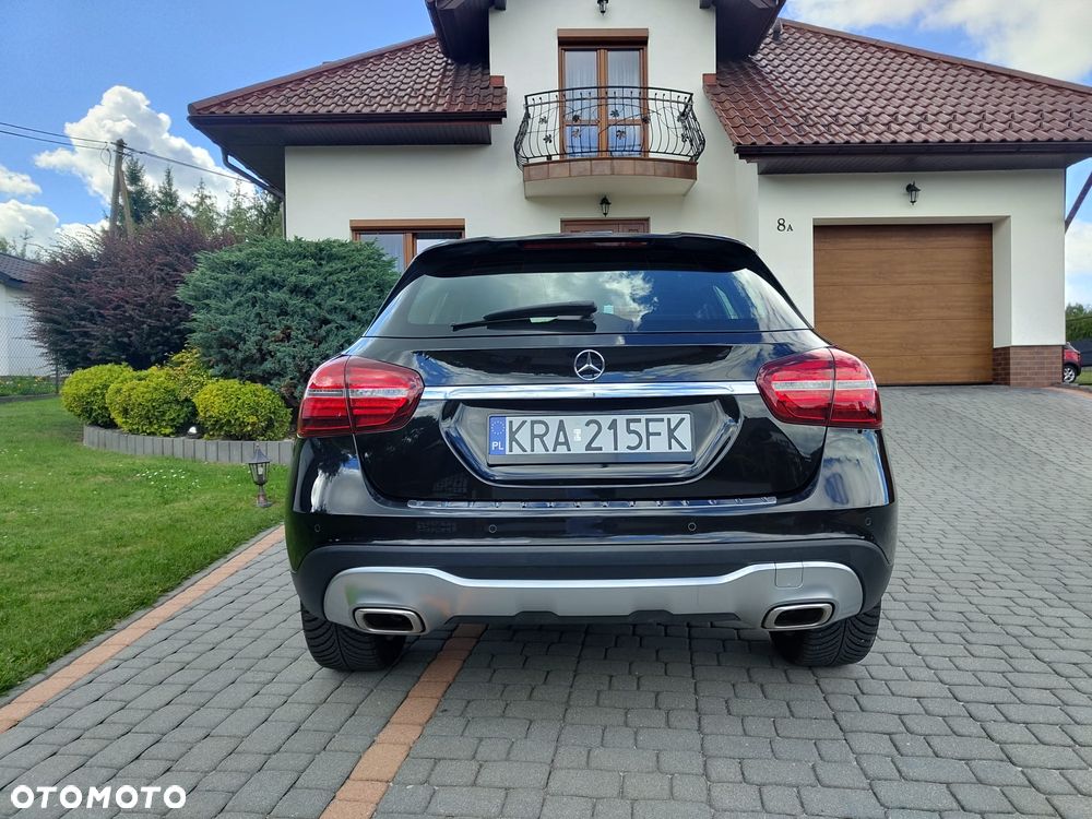 Mercedes-Benz GLA 250 7G-DCT Peak Edition - 13