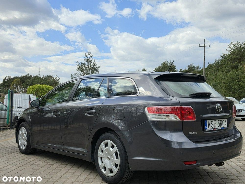 Toyota Avensis - 5