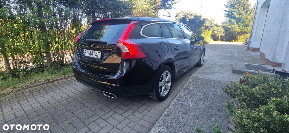 Volvo V60 D4 Drive-E Momentum - 1