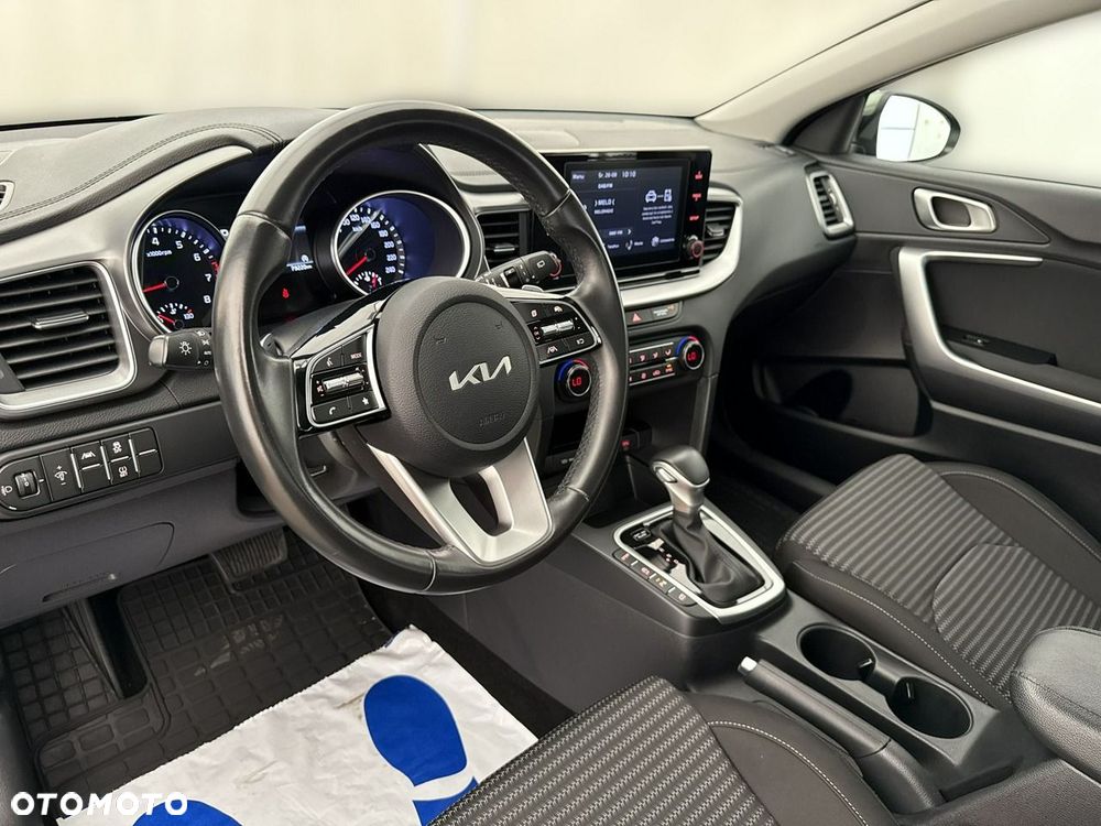 Kia Ceed - 13