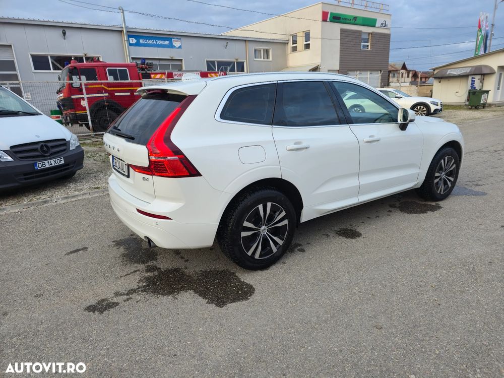 Volvo XC 60 B4 MHEV AT8 FWD Momentum - 18