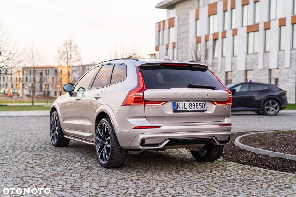 Volvo XC 60 T8 Plug-In Hybrid AWD Ultimate Dark - 6