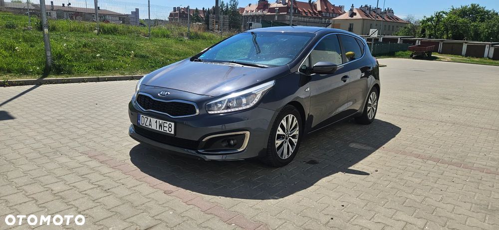 Kia Ceed 1.6 CRDi 136 ISG UEFA EURO 2016 - 6
