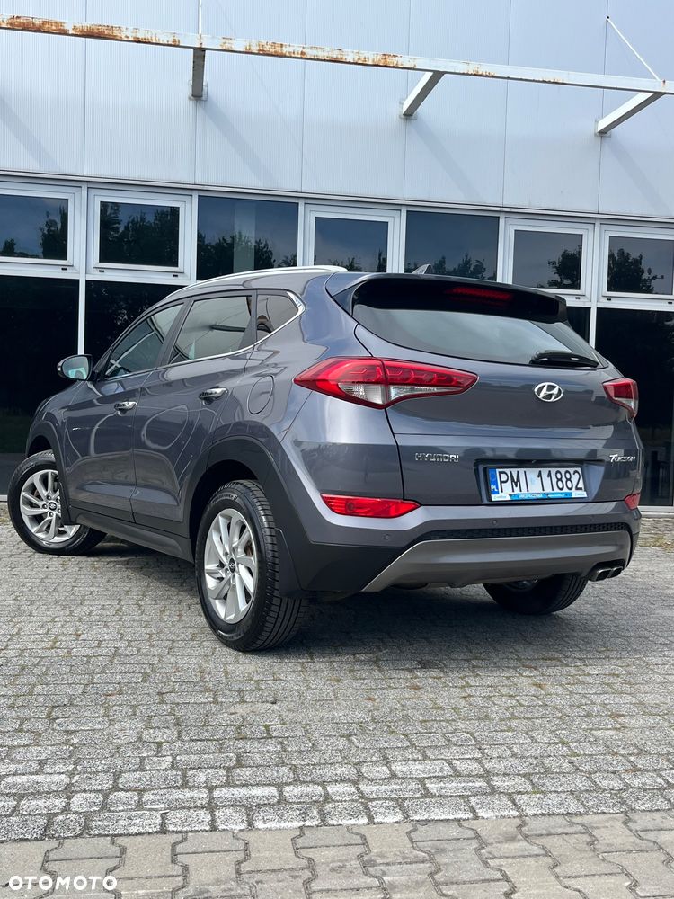 Hyundai Tucson 2.0 CRDI BlueDrive Style 2WD - 22