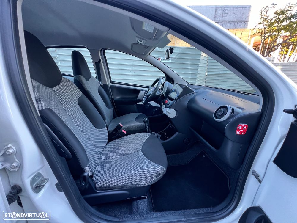 Toyota Aygo 1.0 + AC+VSC - 19
