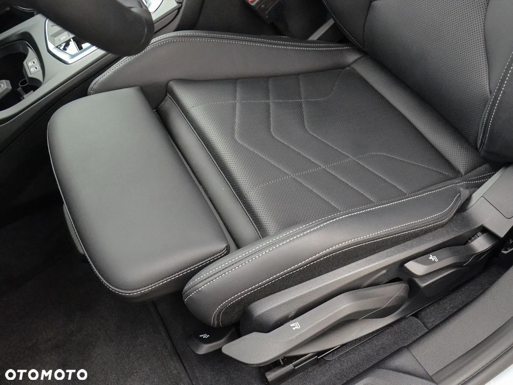 BMW Seria 1 120i M Sport - 22