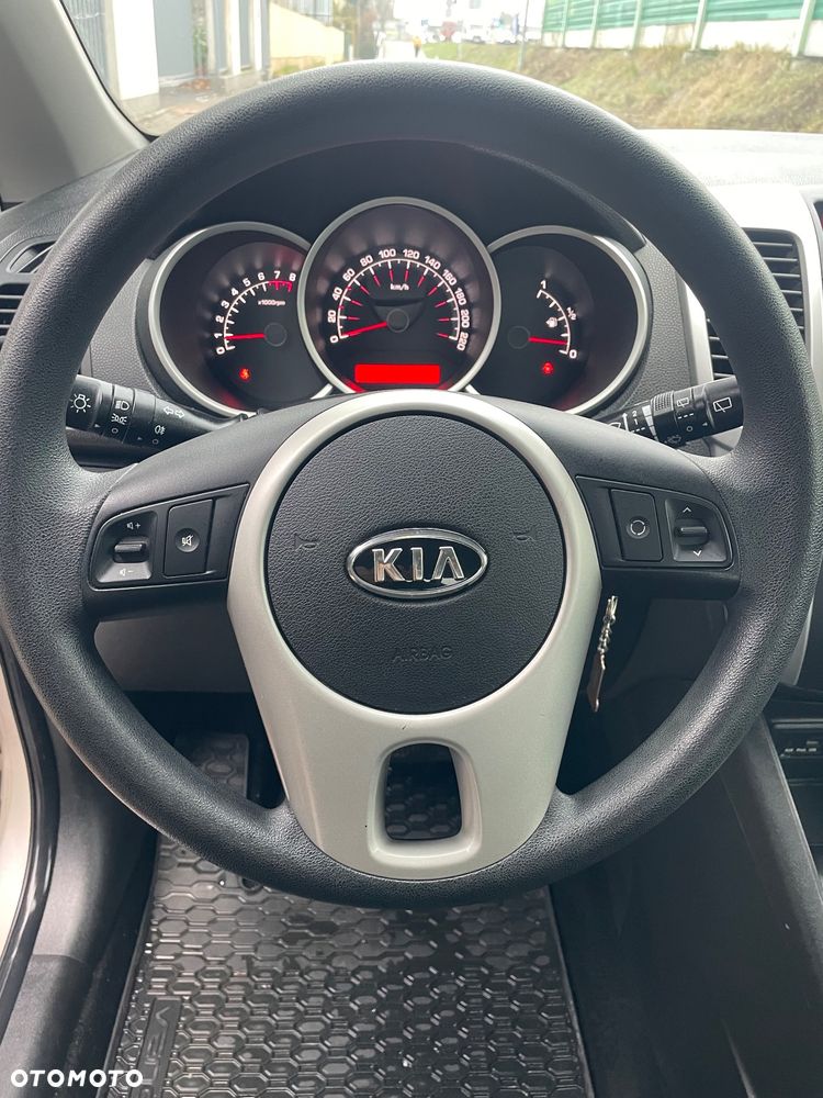 Kia Venga 1.6 L - 17