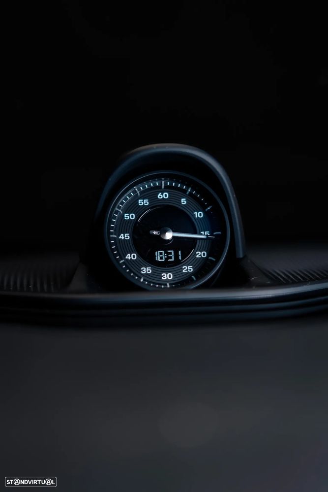 Porsche Taycan Sport Turismo - 26