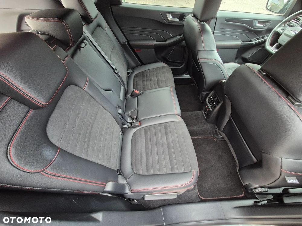 Ford Kuga 1.5 EcoBoost ST-LINE - 17