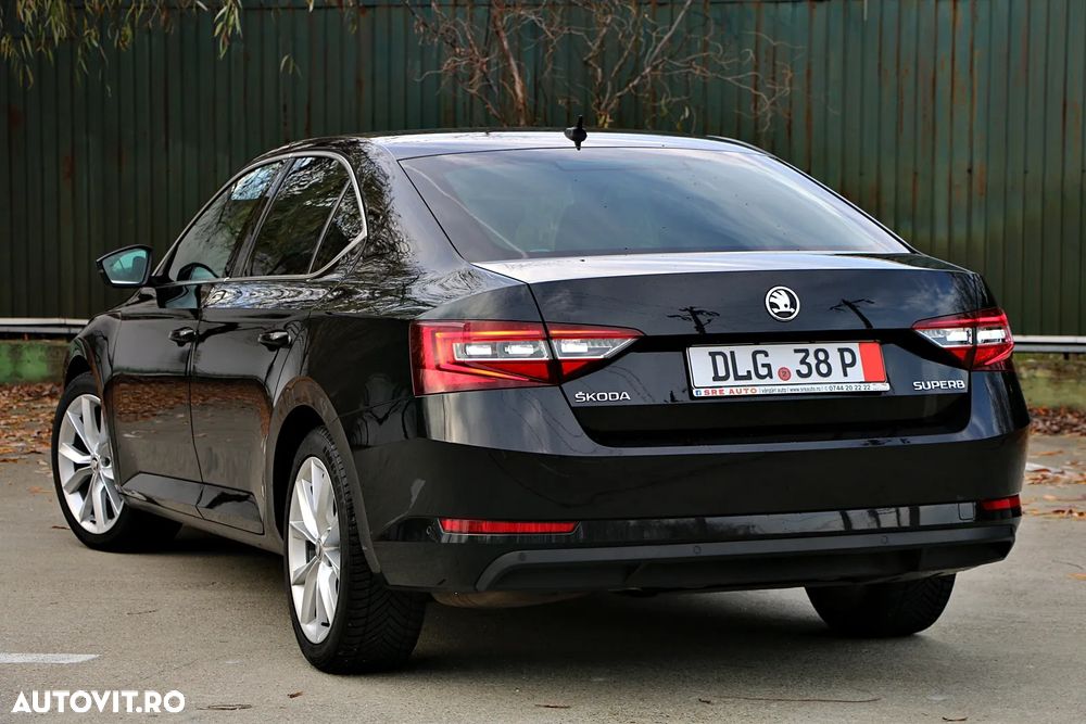 Skoda Superb 2.0 TDI DSG Style - 4