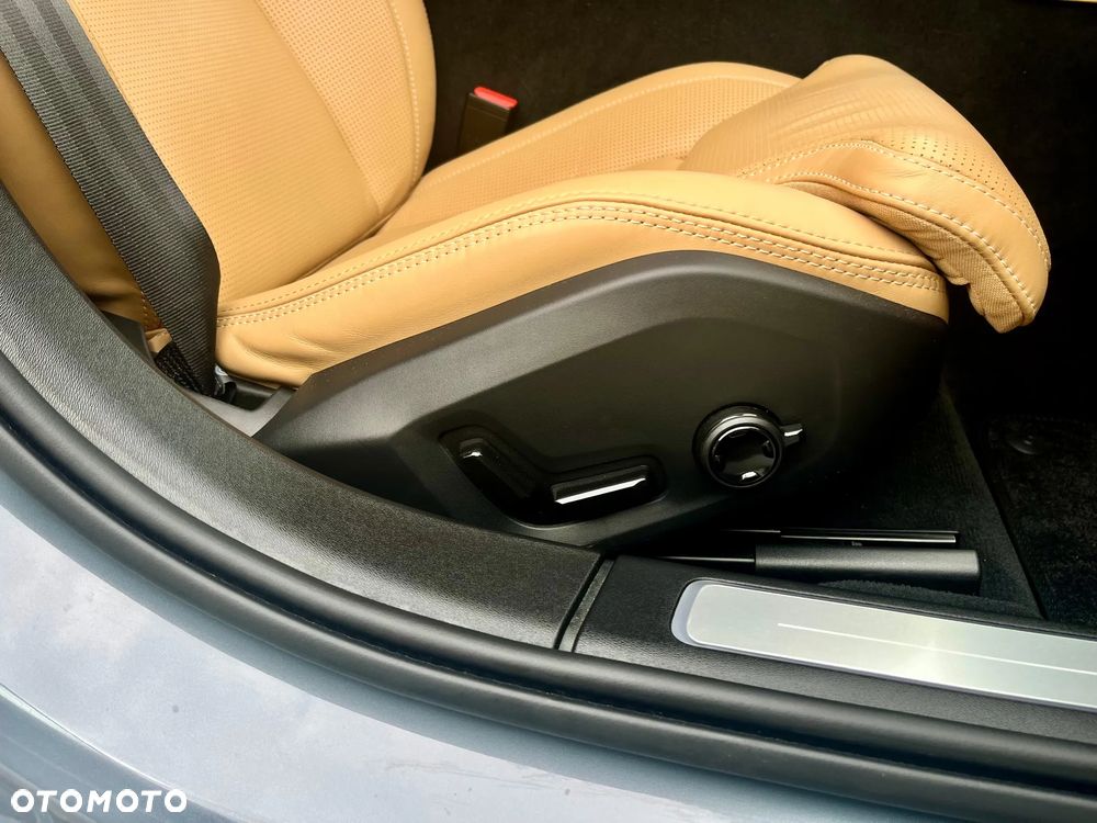 Volvo V90 T6 AWD Plug-In Hybrid Plus Bright - 25