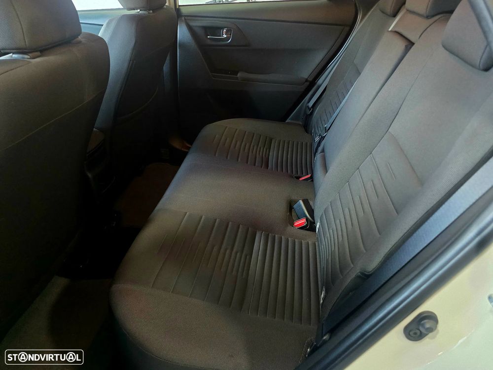 Toyota Auris 1.4 D-4D Comfort+Pack Sport - 7
