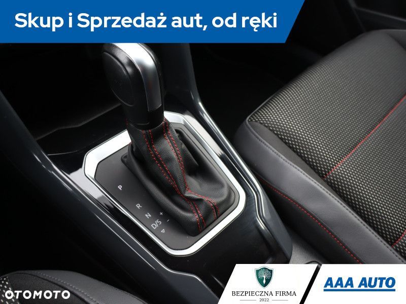 Volkswagen T-Roc - 15