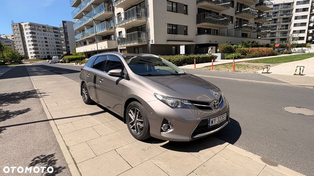 Toyota Auris 1.6 Premium Comfort - 8