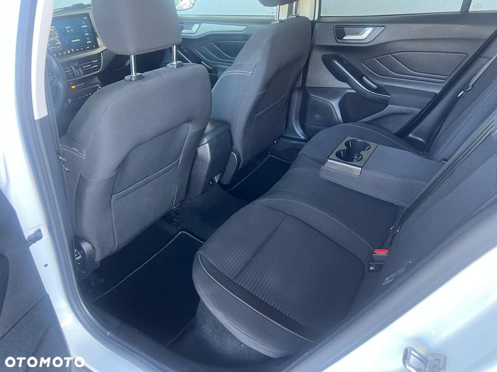 Ford Focus 1.0 EcoBoost Titanium X - 13