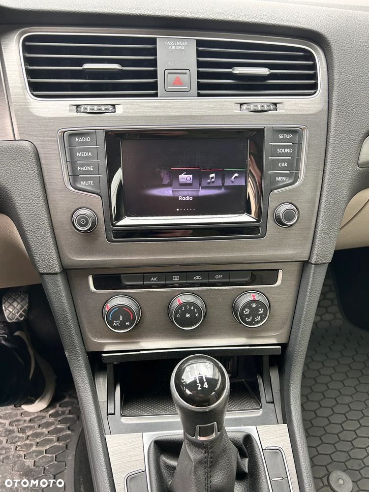 Volkswagen Golf VI 1.6 TDI BlueMot Comfortline - 10