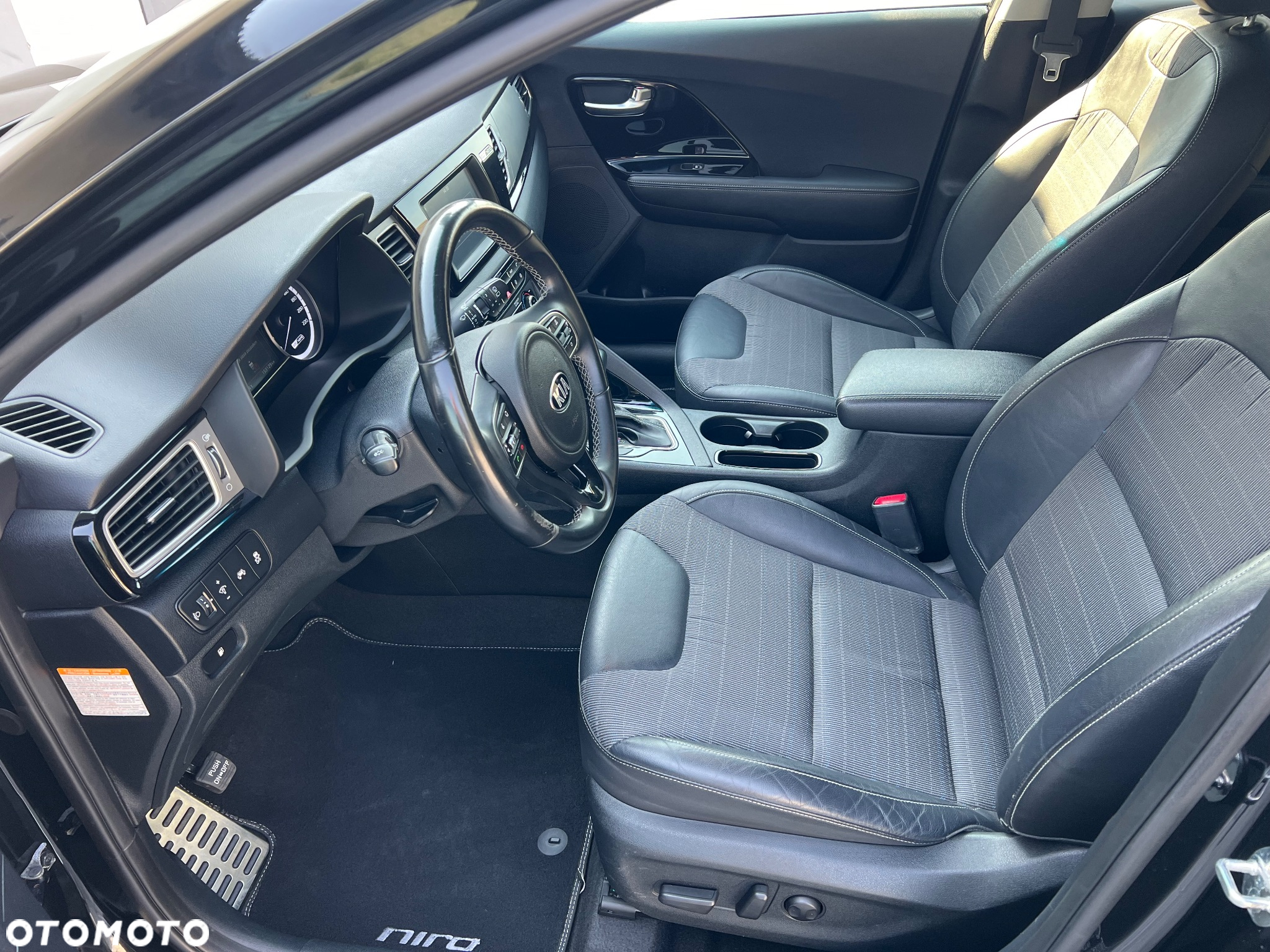 Kia Niro 1.6 GDI Hybrid L Business Line - 8