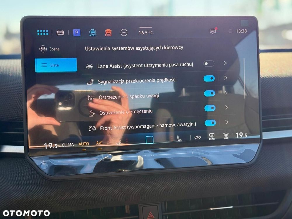 Volkswagen T-Roc - 17