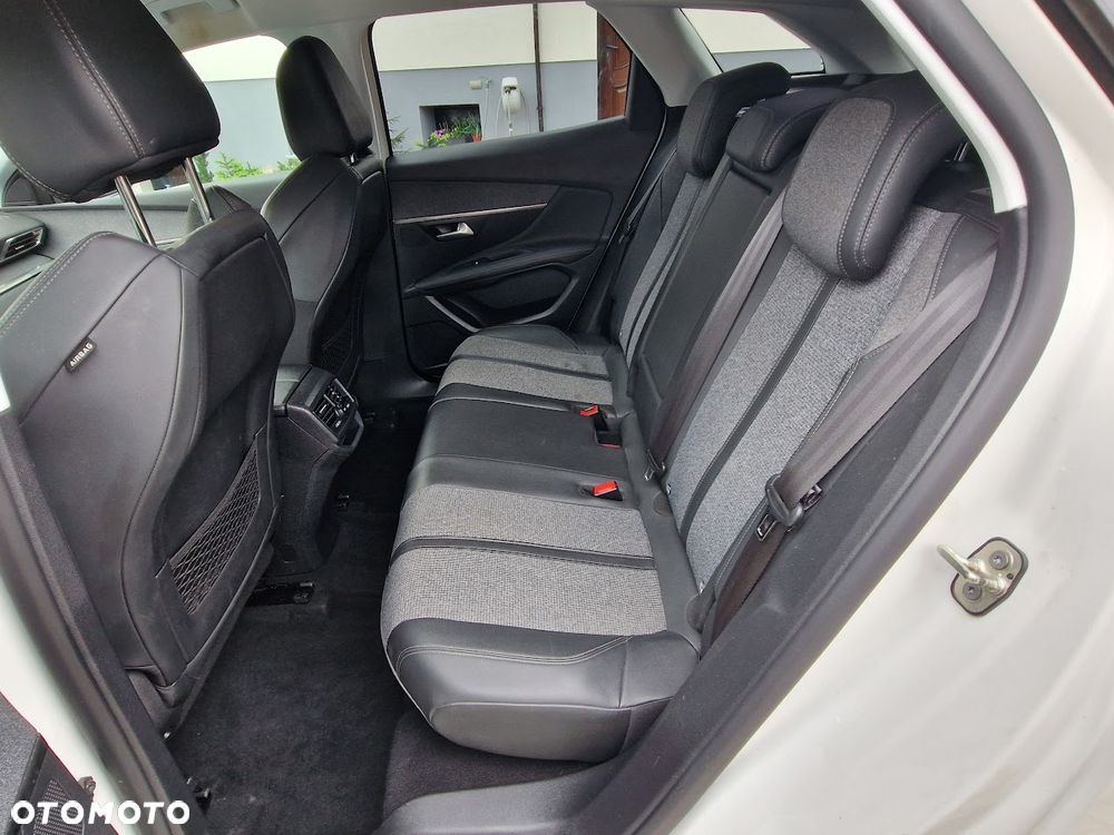 Peugeot 3008 PureTech 130 Stop & Start GPF Allure - 19