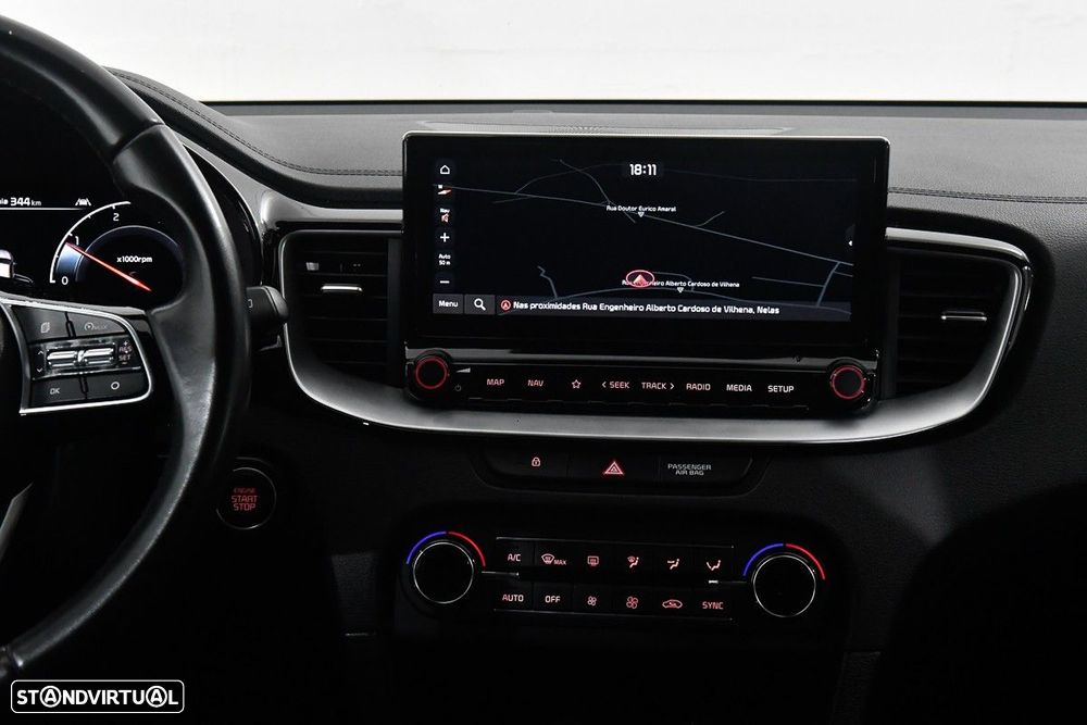 Kia XCeed 1.6 CRDi MHEV Tech - 24