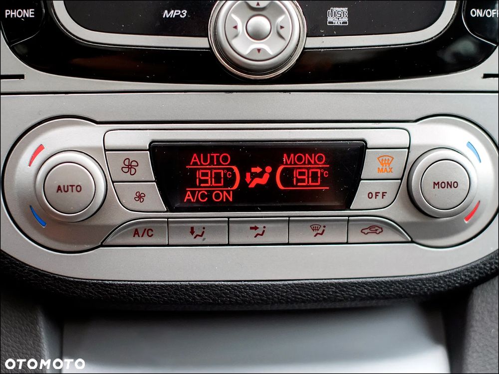 Ford Kuga - 23
