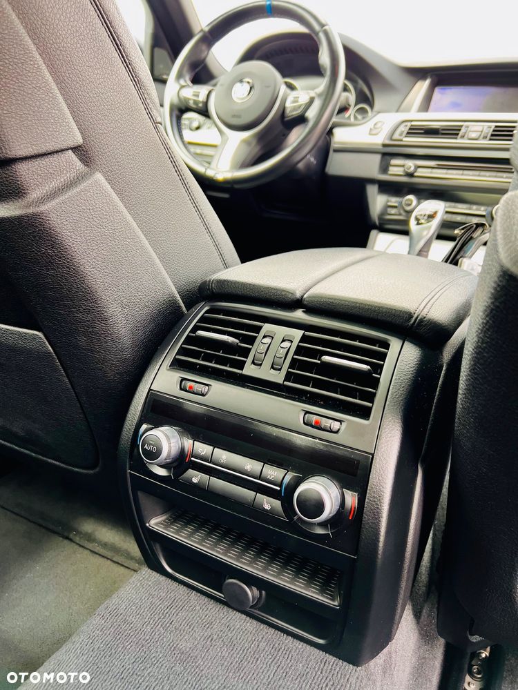 BMW Seria 5 530d xDrive - 12