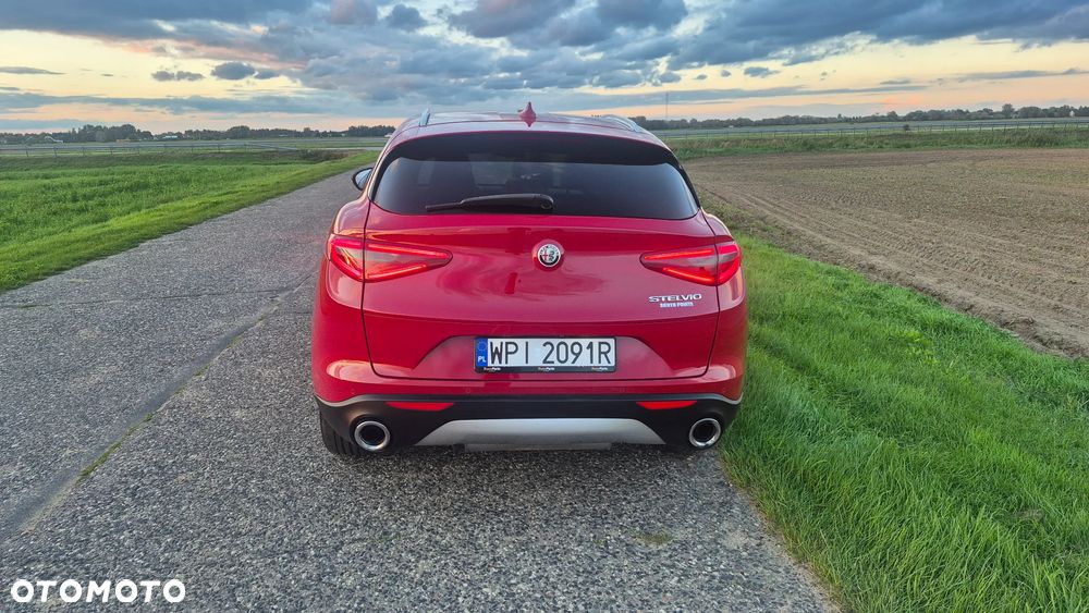 Alfa Romeo Stelvio - 23