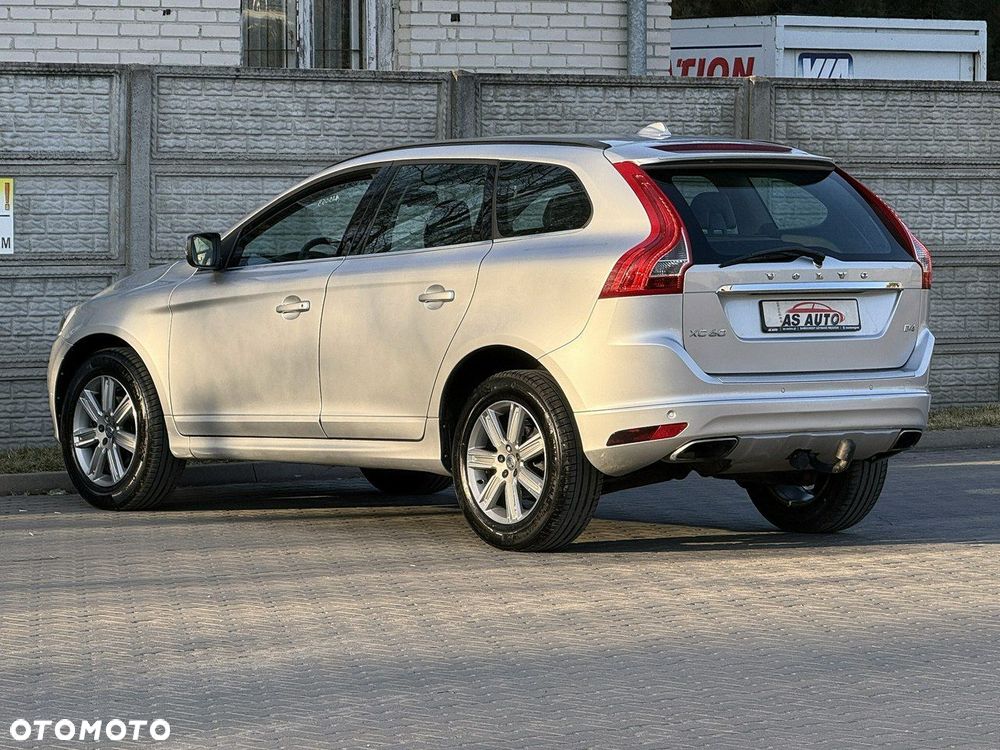 Volvo XC 60 D4 Momentum Pro - 32