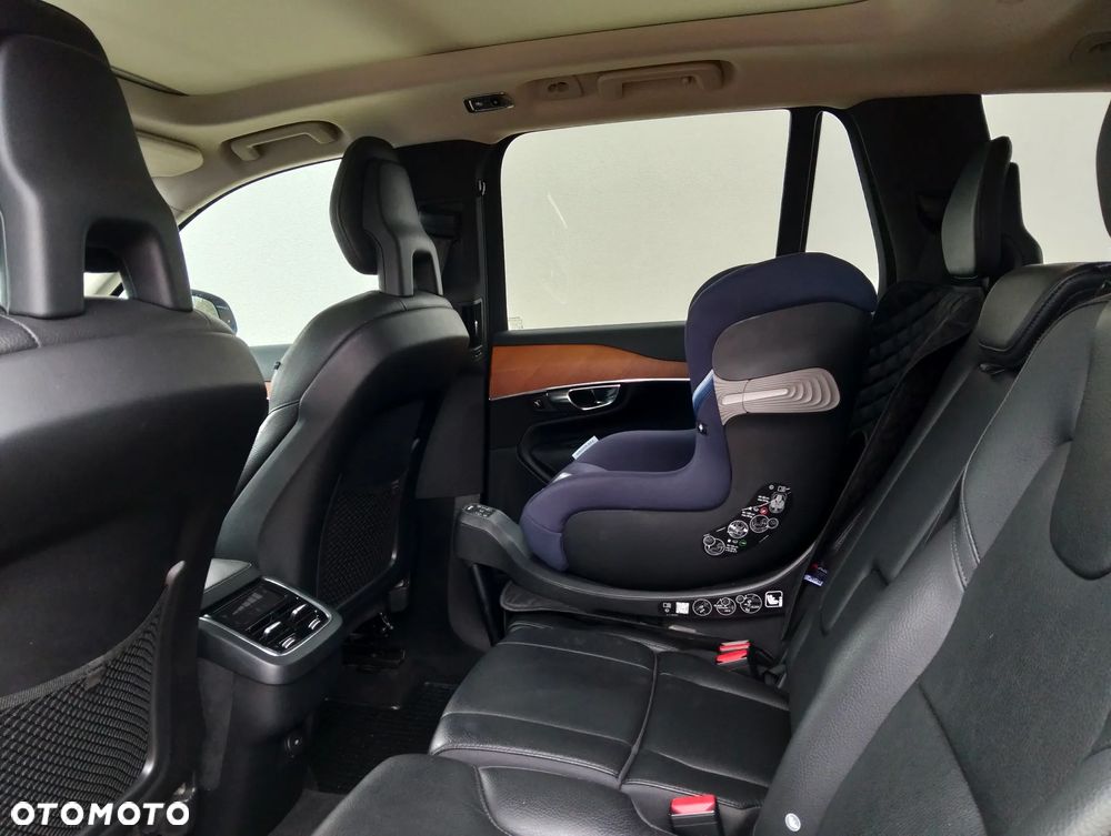 Volvo XC 90 T6 GPF AWD Momentum 7os - 17