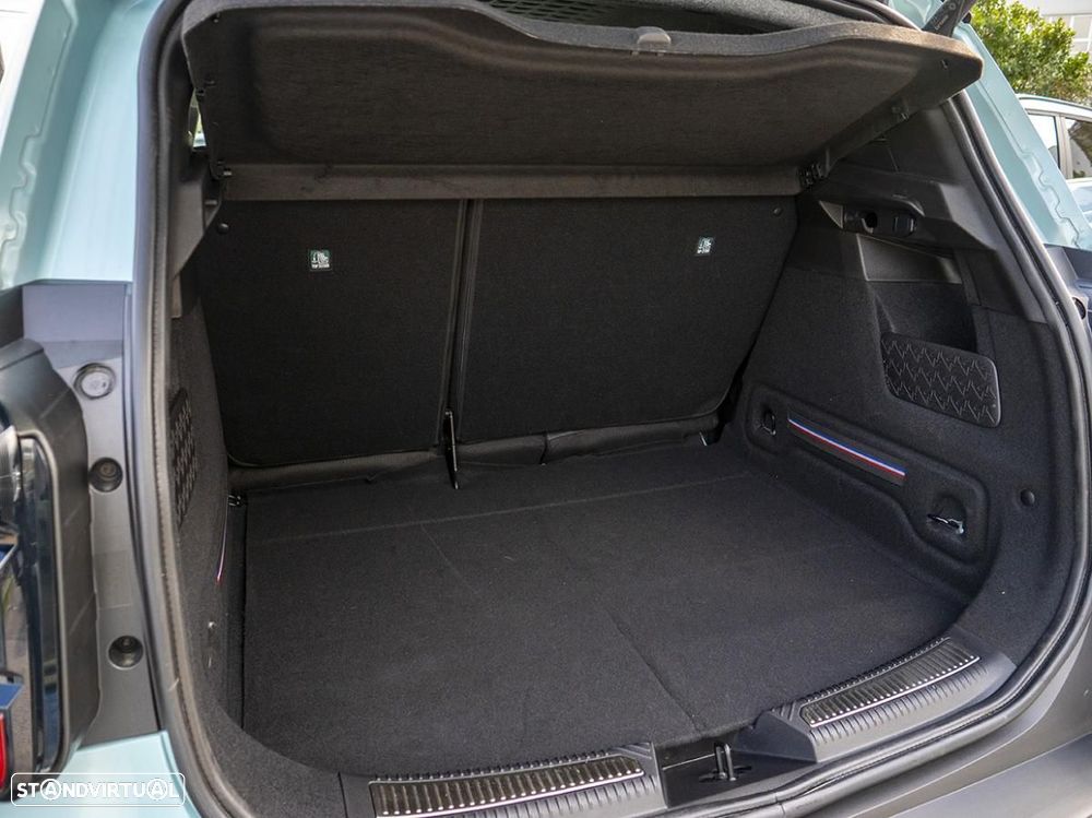 Renault 4 E-Tech 52 kWh Iconic Autonomia Conforto - 16